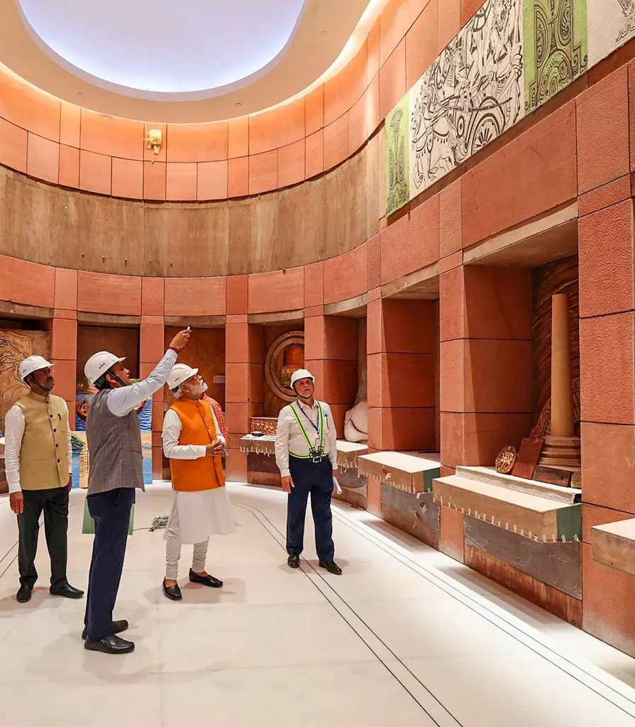 नव्या संसद भवनाची पंतप्रधानांकडून पाहणी