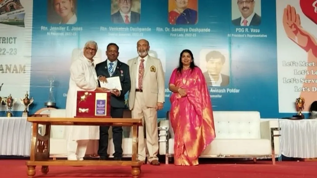 रोटरी डिस्ट्रीक्ट बेस्ट असिस्टंट गव्हर्नर अँवार्ड राजेश घाटवळ यांना