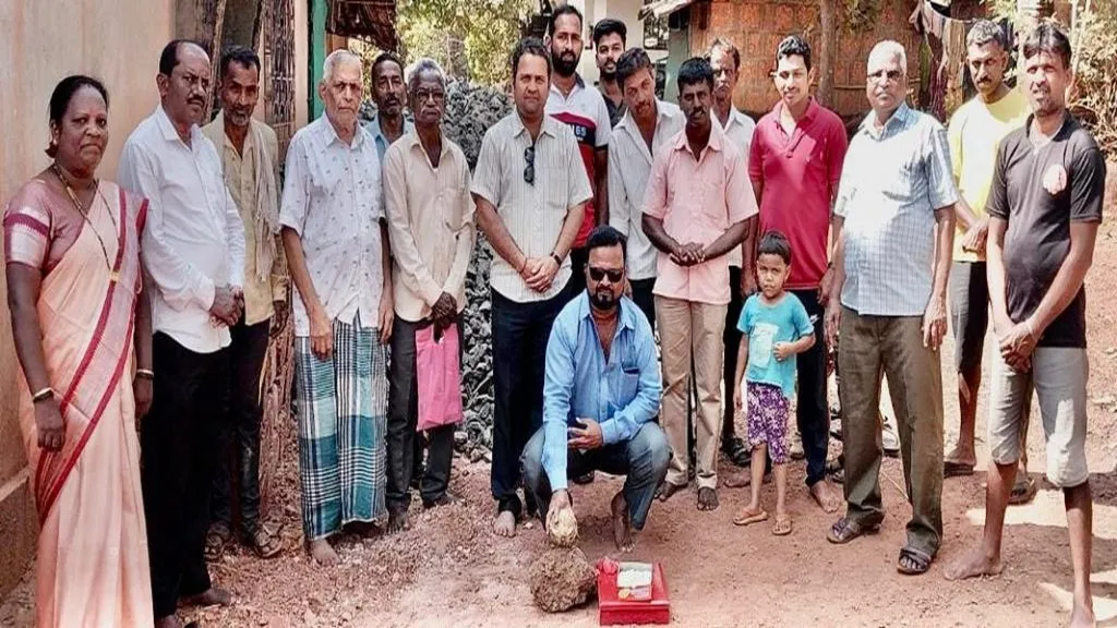 मळेवाड येथील रस्त्याच्या डांबरीकरण कामाचा शुभारंभ