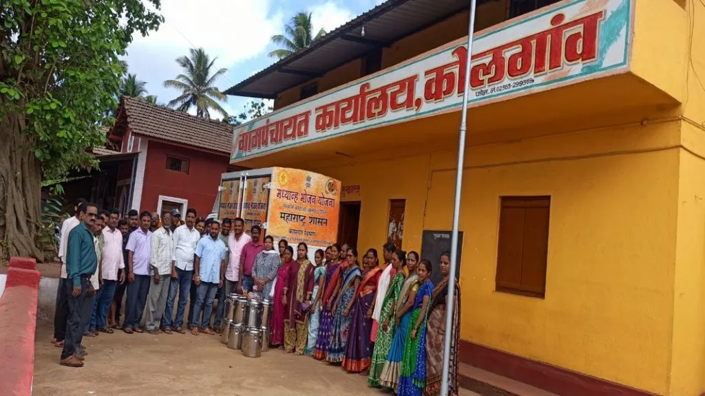 नोंदणीकृत असंघटित कामगारांसाठी दोन वेळचे मोफत जेवण