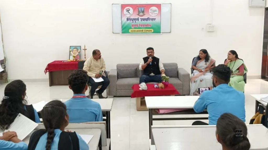 पत्रकाराच्या पुरस्कारापेक्षा त्याची लेखणी समाजाला किती आनंद देते हे महत्वाचं !