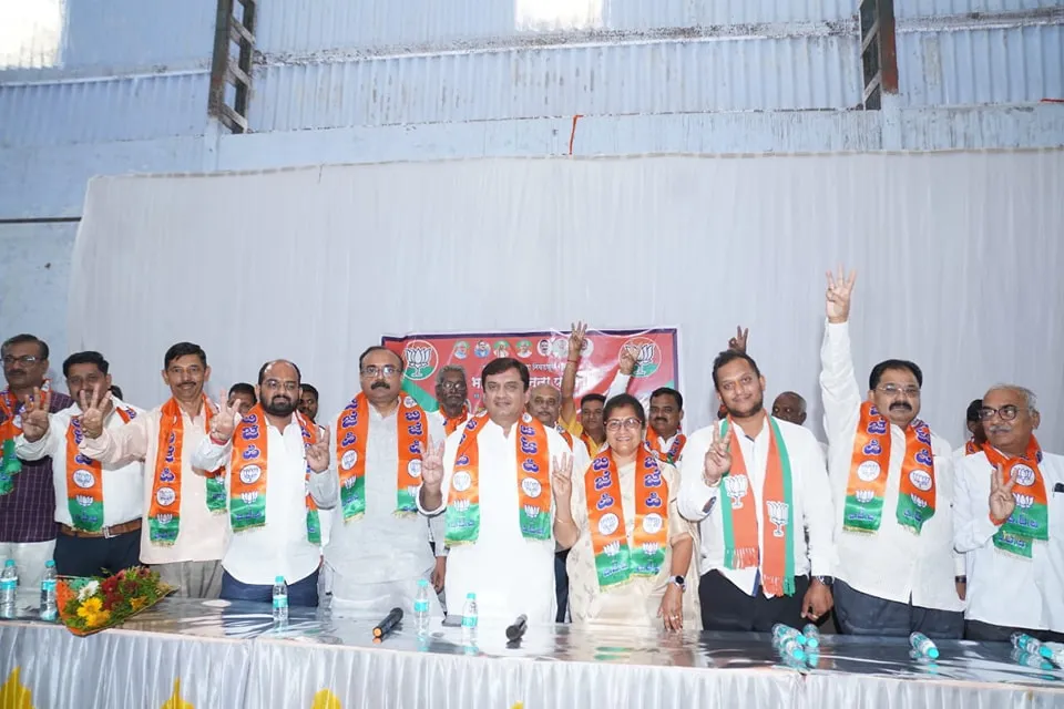 व्यंकटेश्वर साखर कारखान्याच्या कर्मचार्यांचा शशिकला जोल्ले यांना पाठिंबा