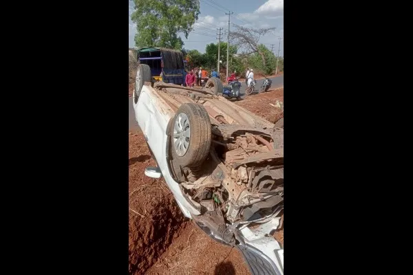 बेनकनहळ्ळीजवळ अपघातात दोघे जखमी