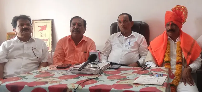 शिवसेनेच्या के. पी. पाटील यांनी समितीच्या उमेदवाराला पाठिंबा द्यावा