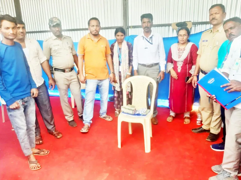 धारवाडनाका चेकपोस्टवर 4 लाख रुपये जप्त