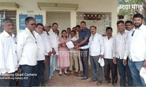 Kolhapur : वीज पुरवठा सुरळीत न झाल्यास कार्यालयास टाळे ठोकणार; कोगे, महे, गणेशवाडी शेतकऱ्यांचा इशारा