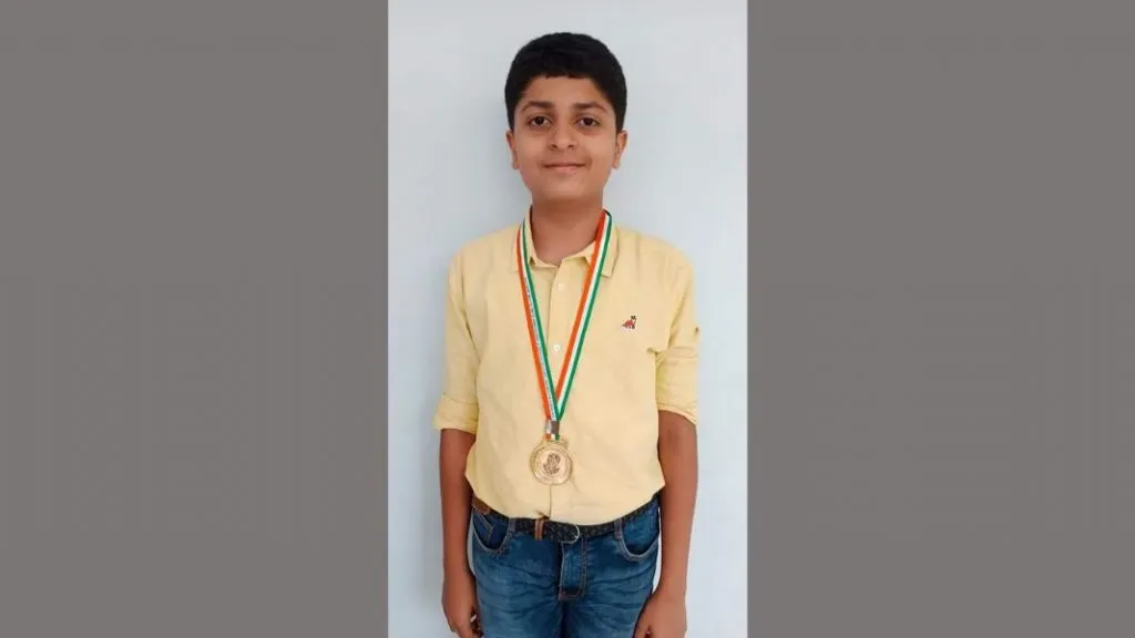 कोल्हापूरचा अर्ह गणपुले यंग सायंटिस्टचा मानकरी,पंचगंगा महापुराचे पाणी रोखण्यासाठी सुचवले उपाय