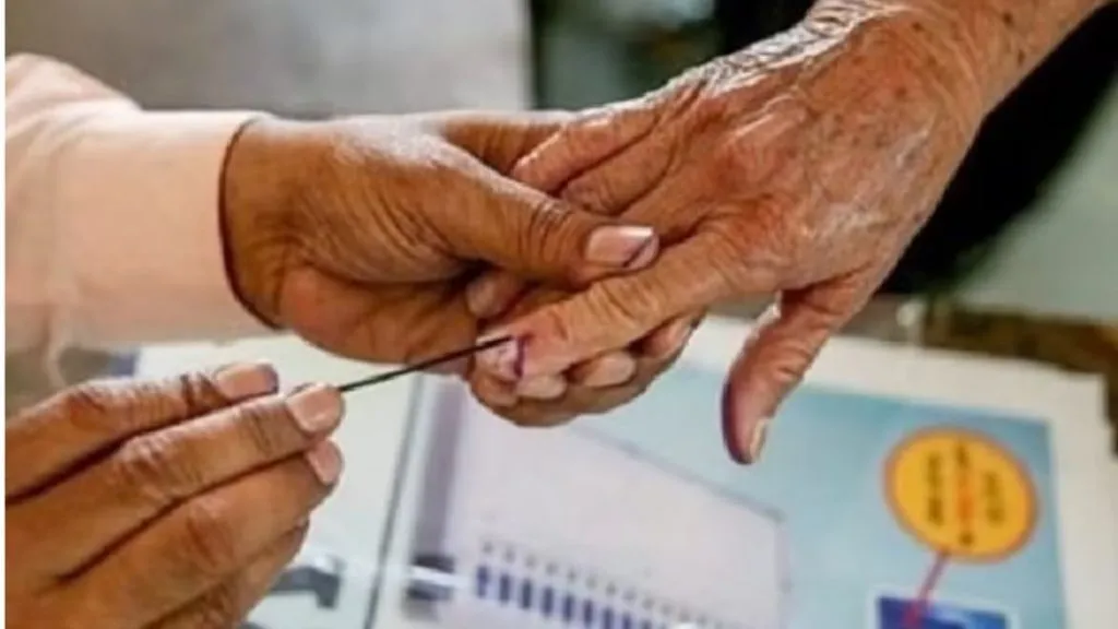 Rajaram Sugar Factory Election : करवीर तालुक्यात चुरशीच्या वातावरणात 20 टक्के मतदान