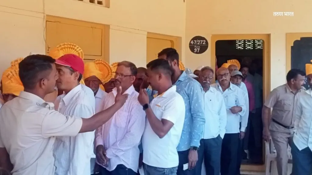 राधानगरीत चुरशीच्या वातावरणात 10 : 30 वाजेपर्यंत 50 टक्के मतदान