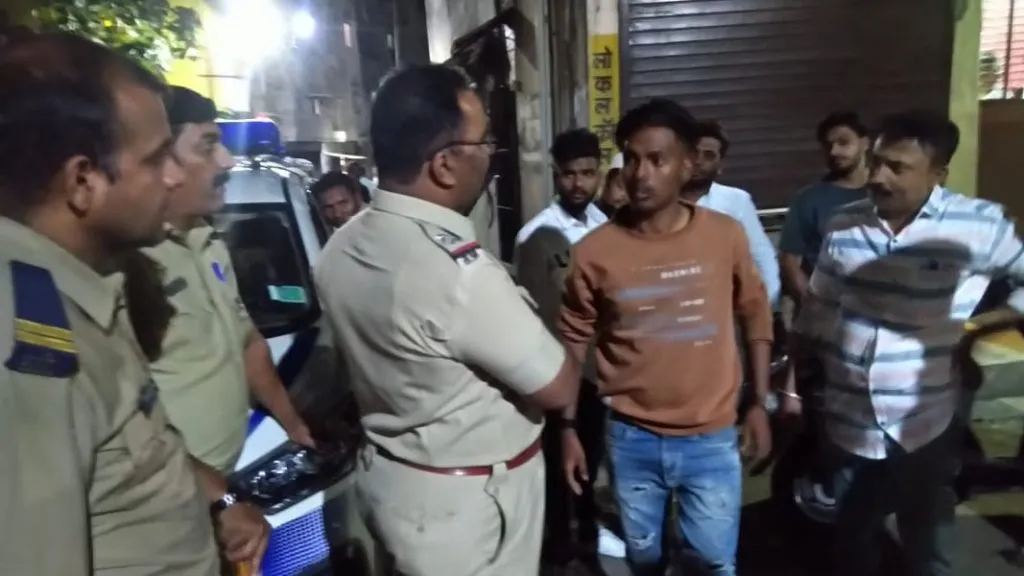 फुटबॉल सामन्यानंतर भोईगल्लीत राडा,दगडफेकीत तीघेजण जखमी