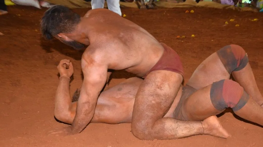 Kolhapur : सांगरूळ येथे मंगळवारी निकाली कुस्त्यांचे जंगी मैदान – बाळासाहेब खाडे