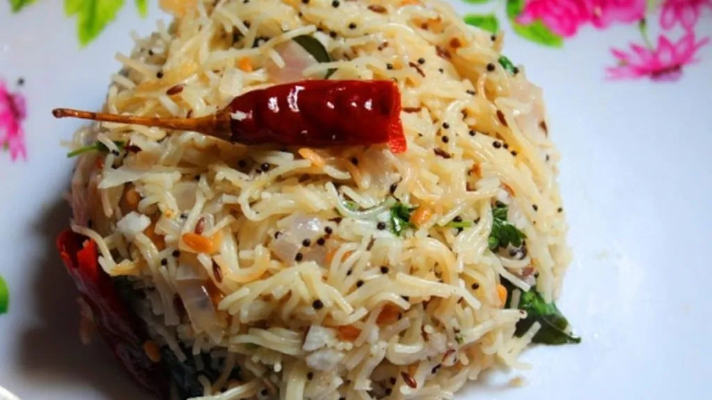 झटपट आणि टेस्टी शेवया उपमा