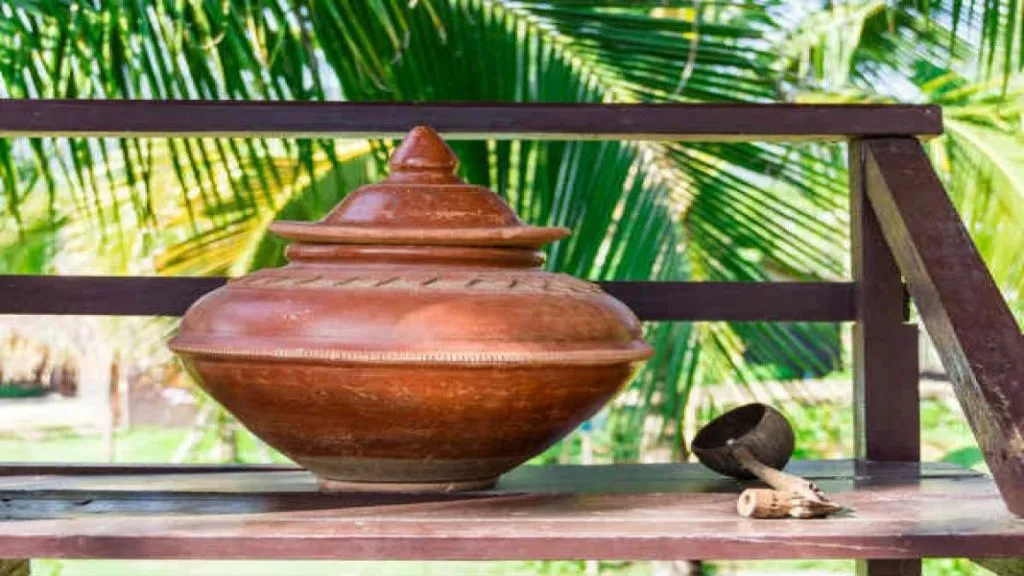 उन्हाळ्यात माठातील पाणी पिण्याचे फायदे