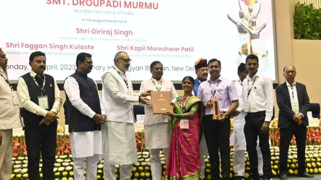 आलाबाद ग्रामपंचायतला राष्ट्रीय पंचायत पुरस्कार