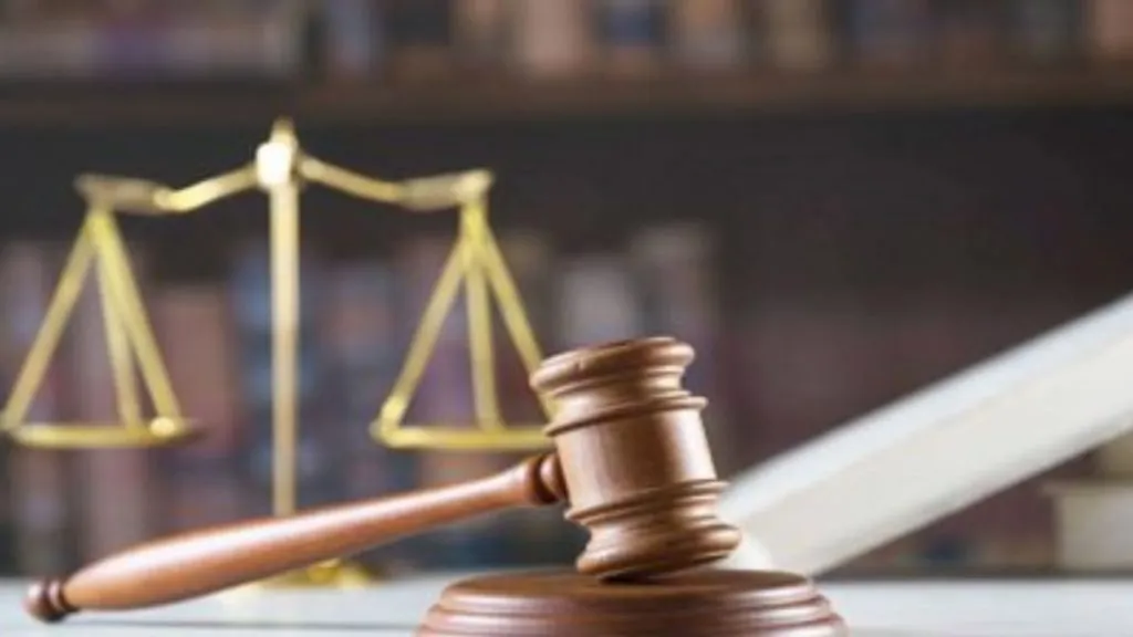 खंडपीठाचा लढा फक्त वकिलांचाच का?