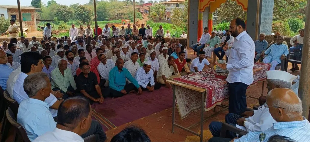 डी. वाय. कारखान्यातून लुटलेले अडीचशे कोटी रुपये गेले कुठे ? – अमल महाडिक यांचा थेट सवाल