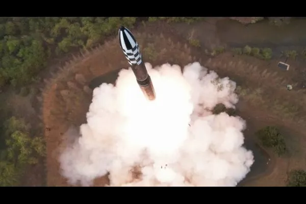 उत्तर कोरियाकडून सॉलिड फ्यूल क्षेपणास्त्राचे परीक्षण