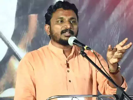 शिंदे-फडणवीस सरकारचे काऊंटडाऊन सुरू Our party is not divided, we are united amol mitkari claim