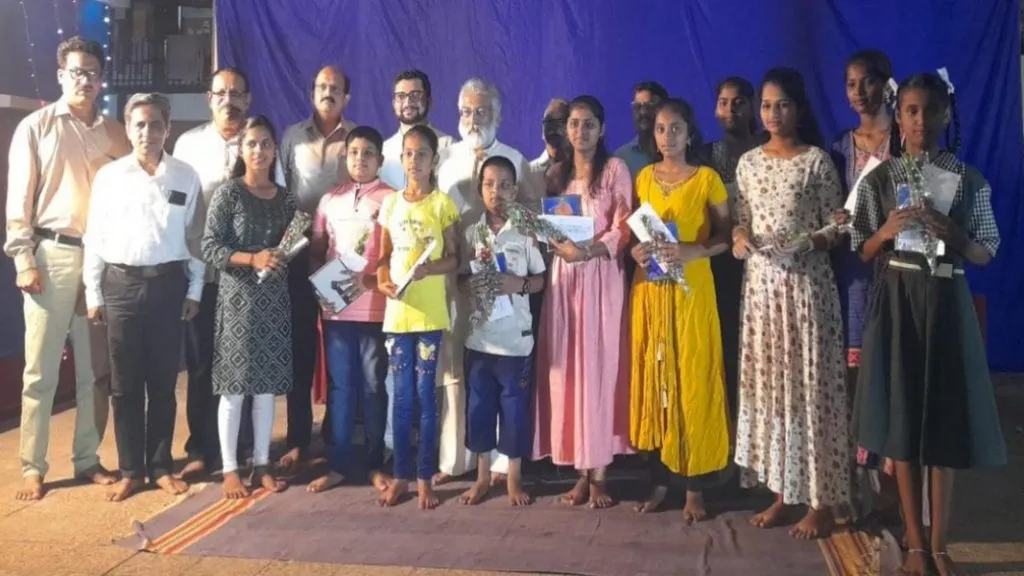 दाणोलीत गुणवंत विद्यार्थ्यांचा सन्मान !