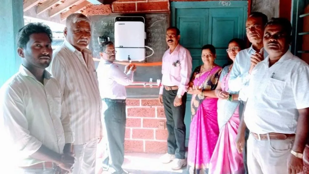 बागवे हायस्कुल येथे वॉटर प्युरीफायरचे उदघाटन!