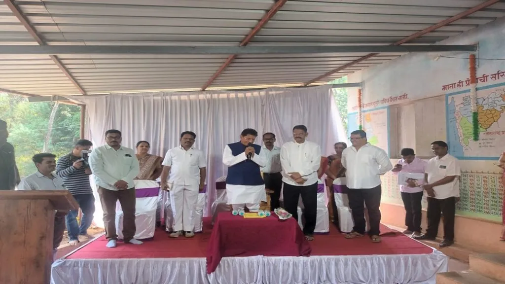 मंत्री दीपक केसरकरांची कै .सुधाताई कामत शाळेला भेट !