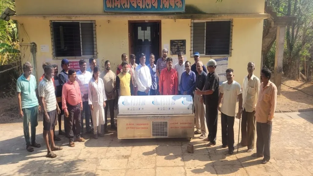 त्रिंबक ग्रामपंचायत येथे शवपेटीचे लोकार्पण