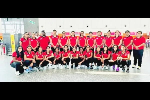 भारतीय महिला हॉकी संघ ऑस्ट्रेलियाला रवाना