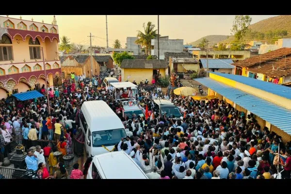 लक्ष्मी हेब्बाळकर यांचा सुळेभावी-शिंदोळी भागात रोड शो