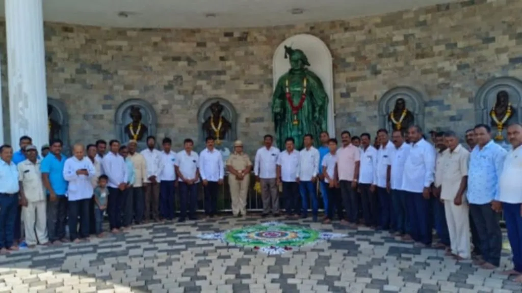 राधानगरी धरणस्थळावर छत्रपती शाहू महाराज यांना अभिवादन