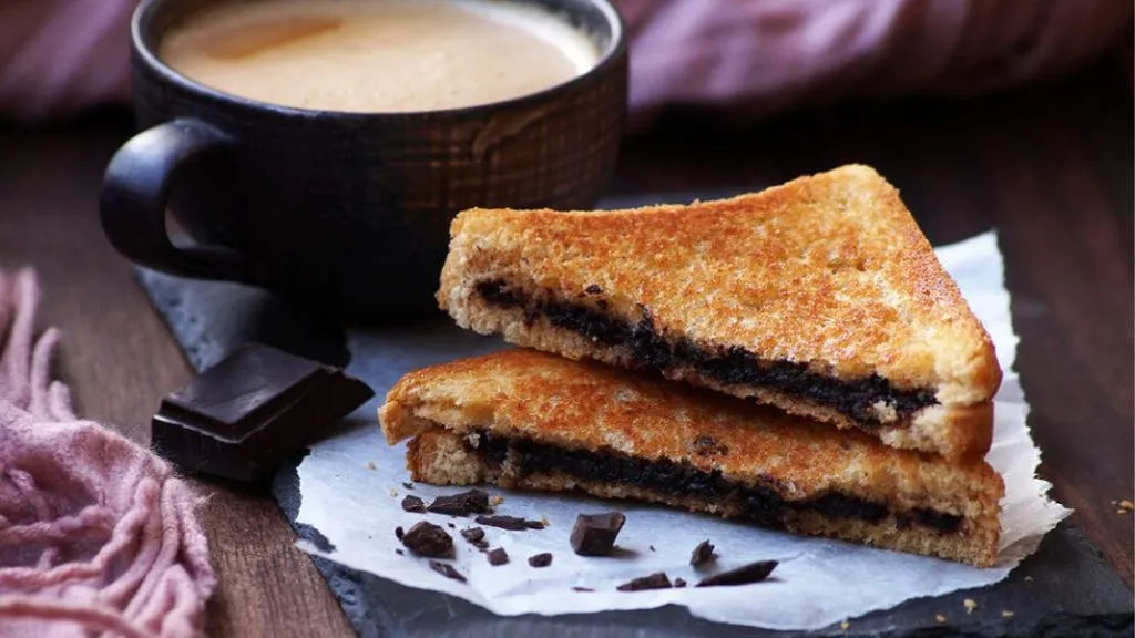 घरच्या घरी बनवा चॉकलेट सँडविच