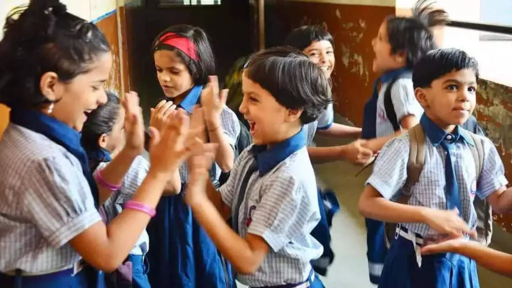 विद्यार्थ्यांच्या सरसकट गणवेशासंदर्भात संभ्रमावस्था