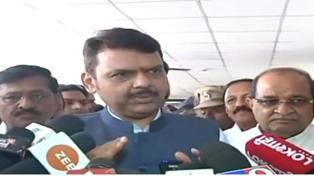 नरेंद्र मोदींचं स्वागत पाहून विरोधकांच्या पोटात दुखतंय-देवेंद्र फडणवीस