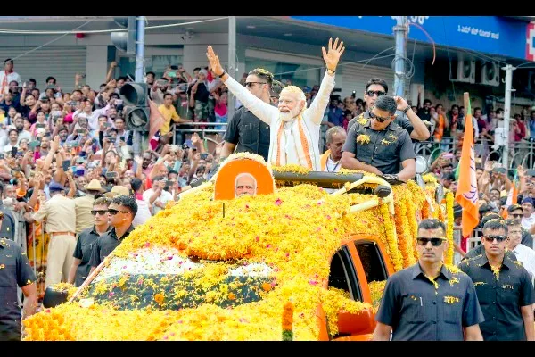 काँग्रेसकडून स्वातंत्र्यसैनिकांचा अपमान