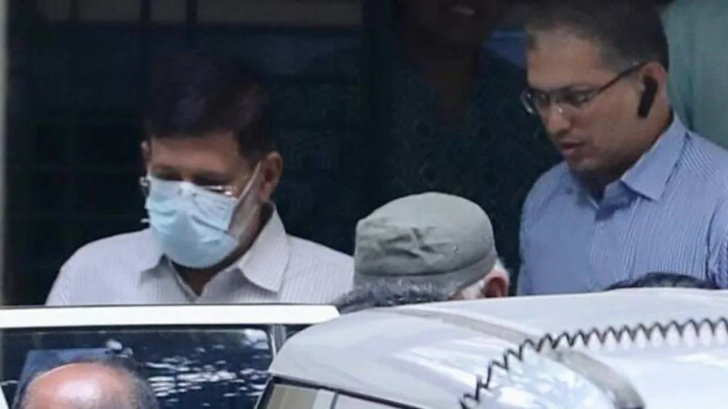 कुरूलकर यांच्यासह आणखी एक अधिकारी हनी ट्रॅपमध्ये