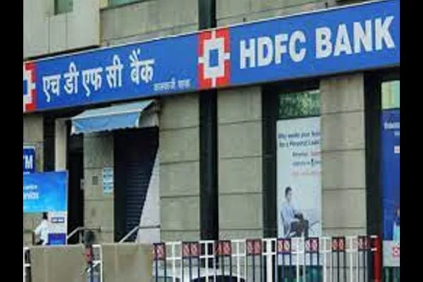 एचडीएफसीच्या दोन्ही कंपन्यांच्या शेअर्समध्ये मोठी घसरण