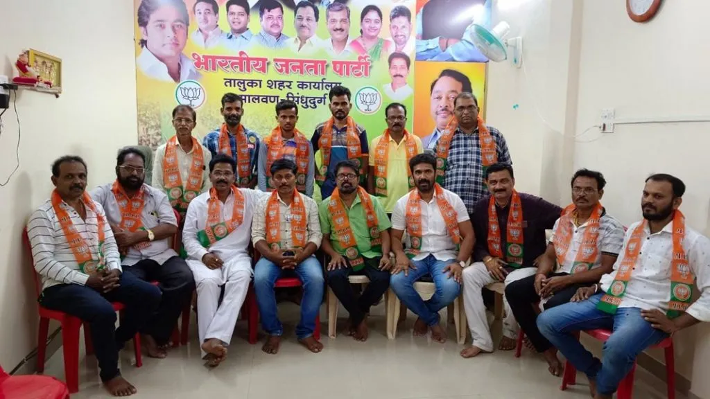 बुधवळे सरपंच भाजपातच !