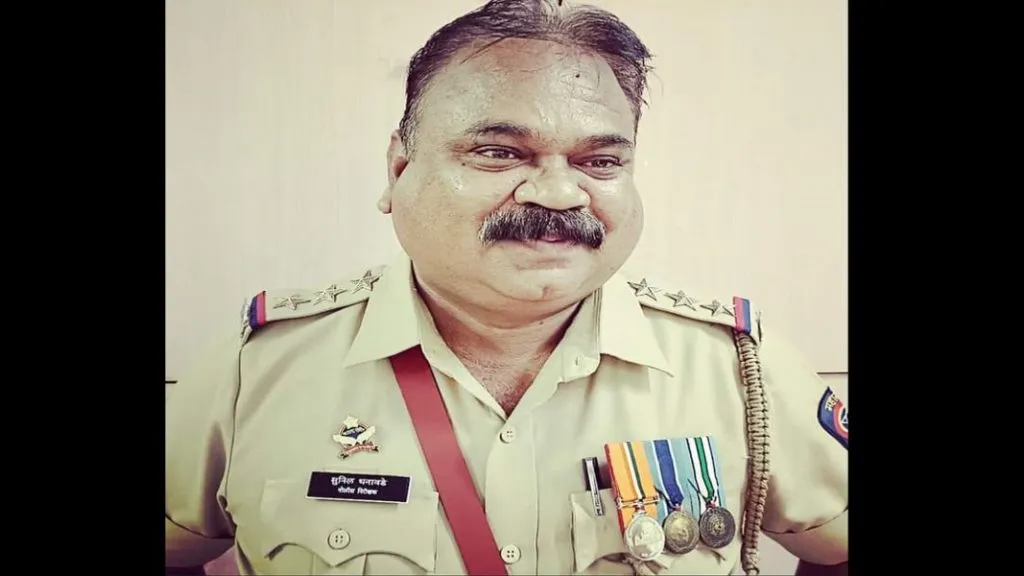 वरिष्ठ निरिक्षक धनावडे व श्रीमती गावडे यांना डि.वाय. एस. पी. म्हणून पदोन्नती