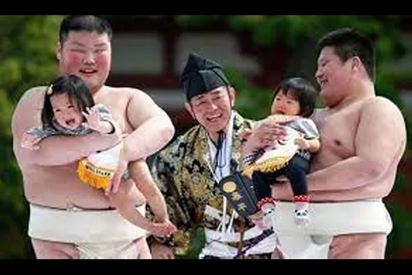 अनोखे नाकी सूमो बेबी क्रांइग फेस्टिव्हल