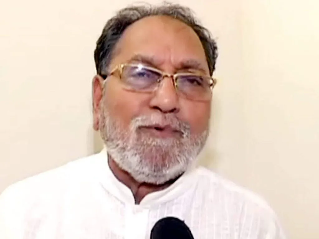 मूठभर लोकांच्या हाती संपत्ती म्हणजे नवा भारत नव्हे