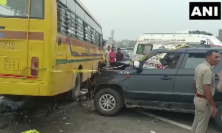 SUV collides school bus Delhi-Meerut Expressway 6 killed