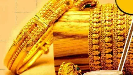 Fraud of Kukkudwadi elder by giving fake gold kolhapur crime news
