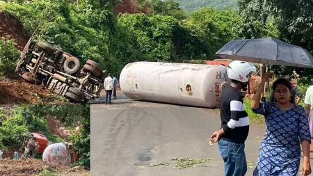 Tanker overturned at Nivli Ghat on the Mumbai-Goa highway