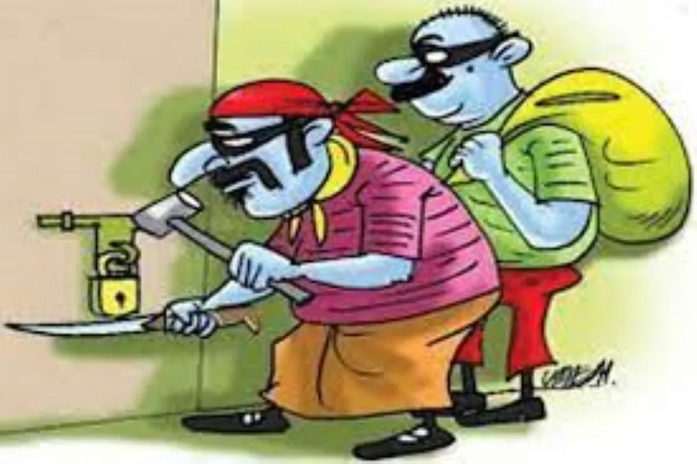 Thieves in the couple's house extorted 14.58 lakhs