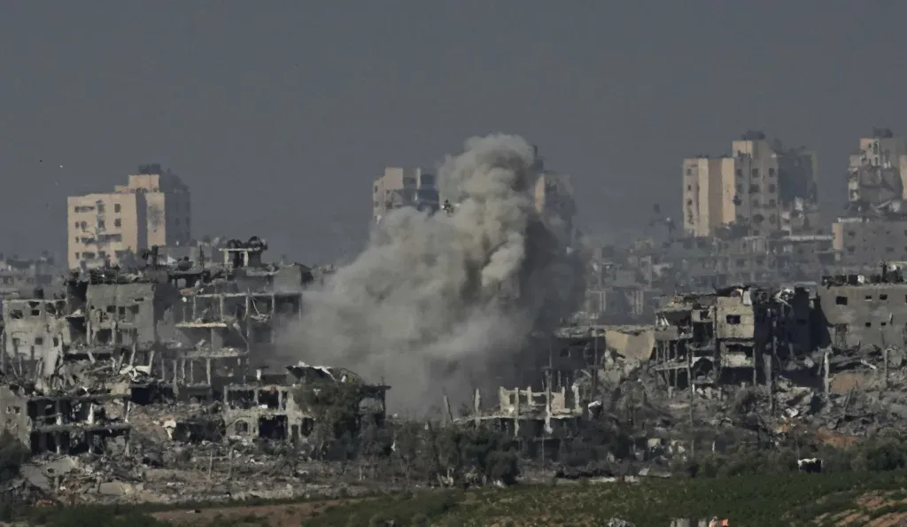 Israel army strikes deep in Gaza Strip