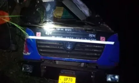A gas tanker overturned on the Mumbai-Goa highway