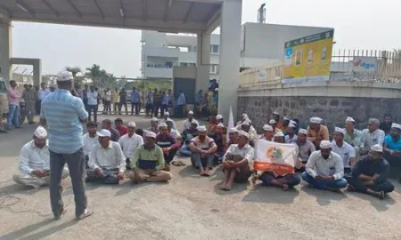 Stop looting of farmers by Gokul; Thiya agitation at Udgaon