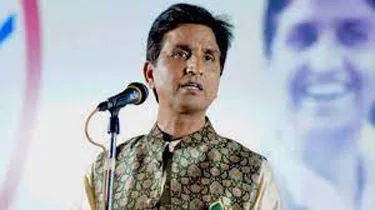 Kumar Vishwas's decision to change the security commandos