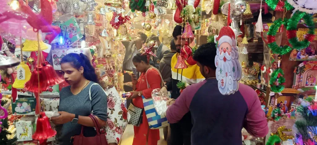 Christmas shopping rush at the market