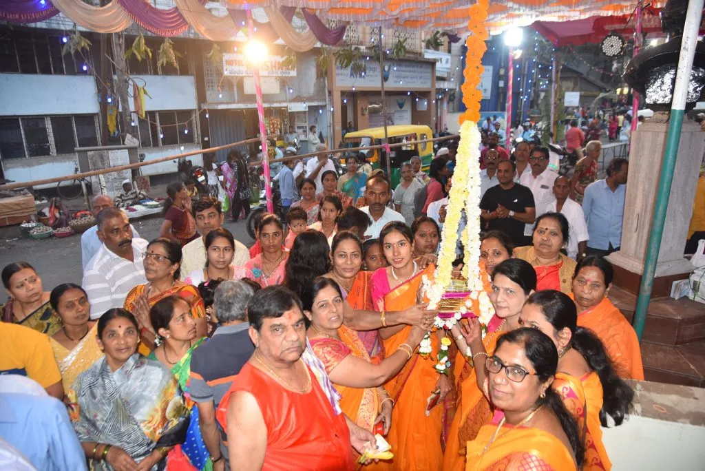 Datta Jayanti with devotion in city area