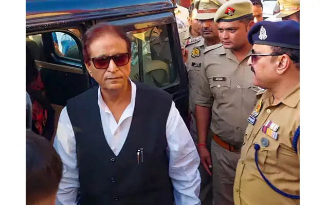 'Supreme' refuses to grant relief to Azam Khan
